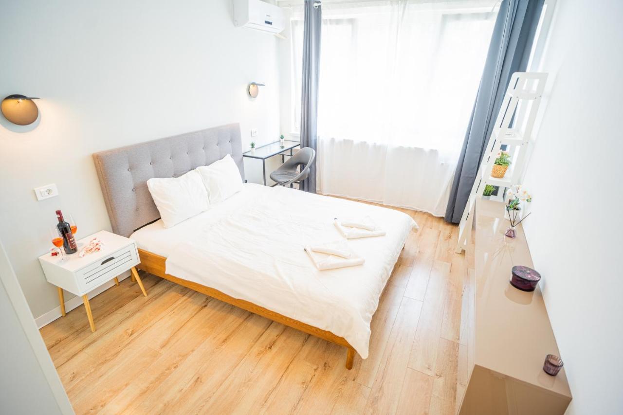 בוקרשט Spacious Newly Renovated 2Br Apartments With Balcony מראה חיצוני תמונה