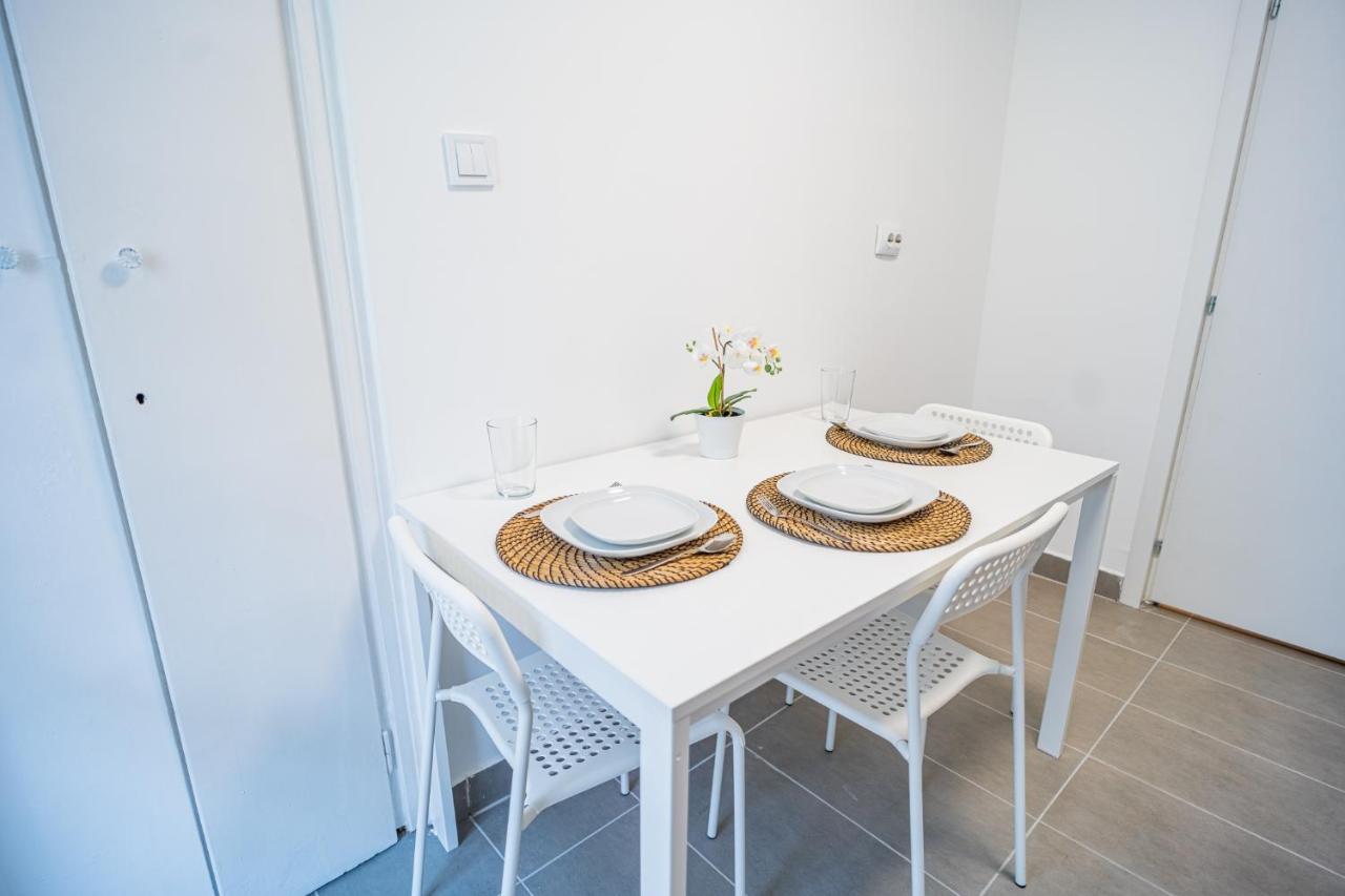 בוקרשט Spacious Newly Renovated 2Br Apartments With Balcony מראה חיצוני תמונה