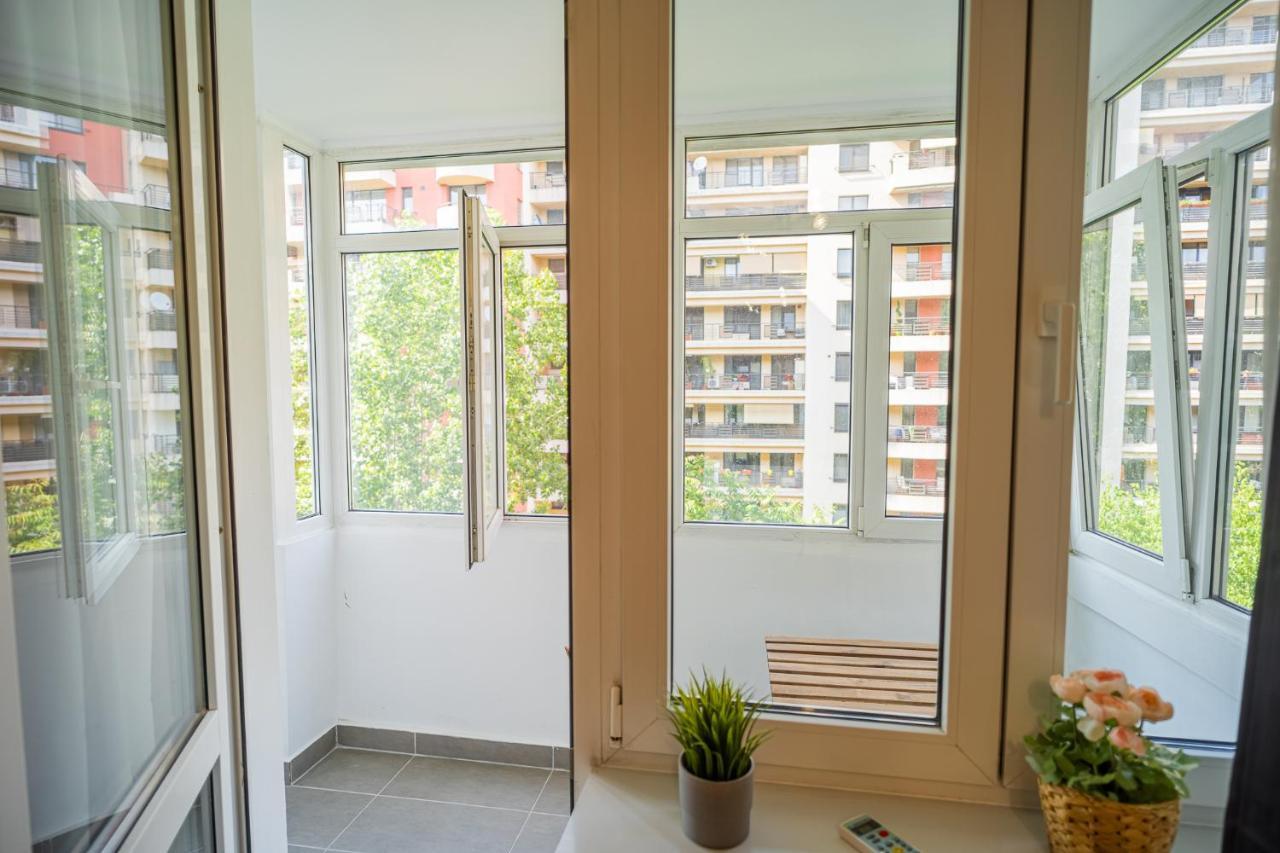 בוקרשט Spacious Newly Renovated 2Br Apartments With Balcony מראה חיצוני תמונה