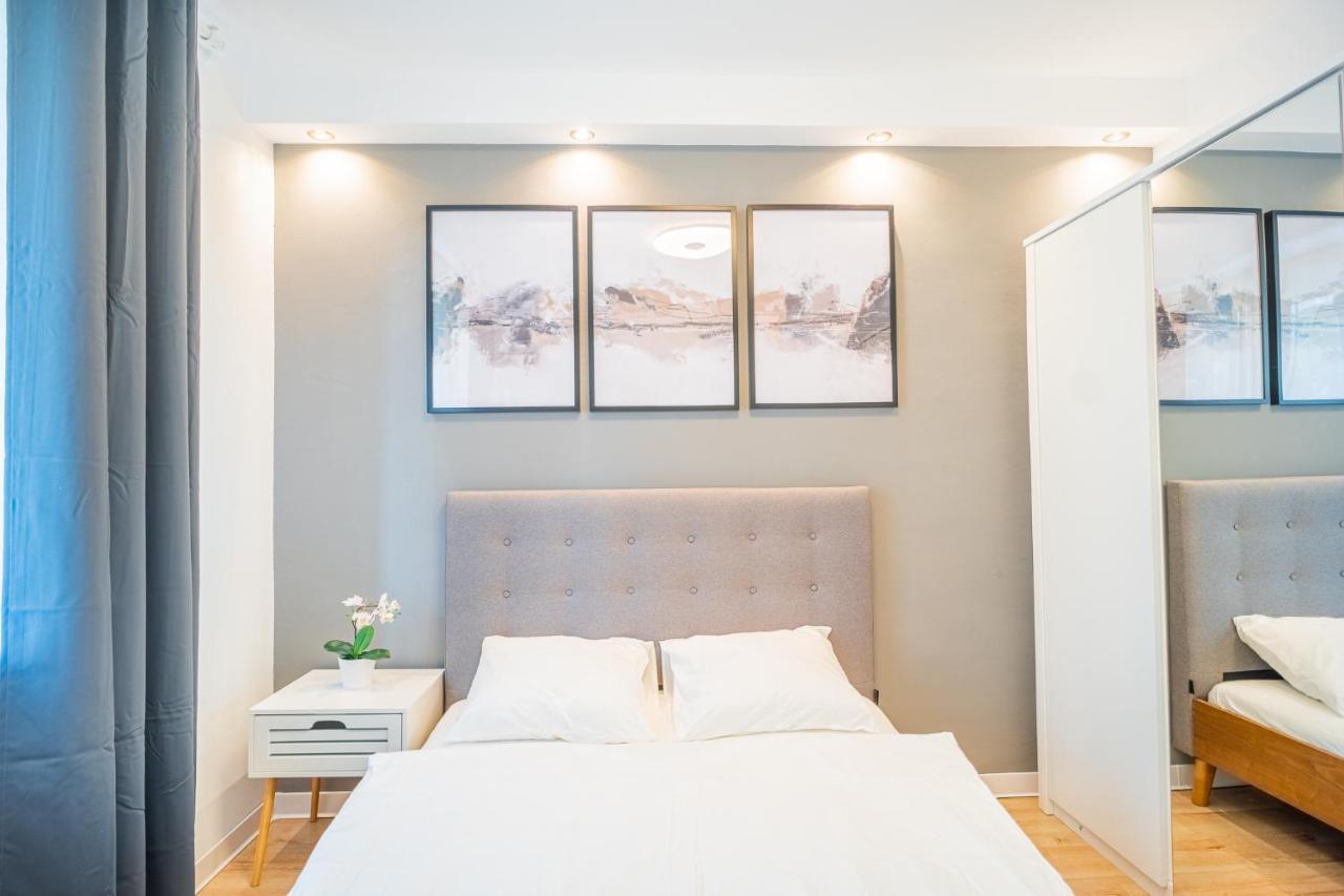 בוקרשט Spacious Newly Renovated 2Br Apartments With Balcony מראה חיצוני תמונה