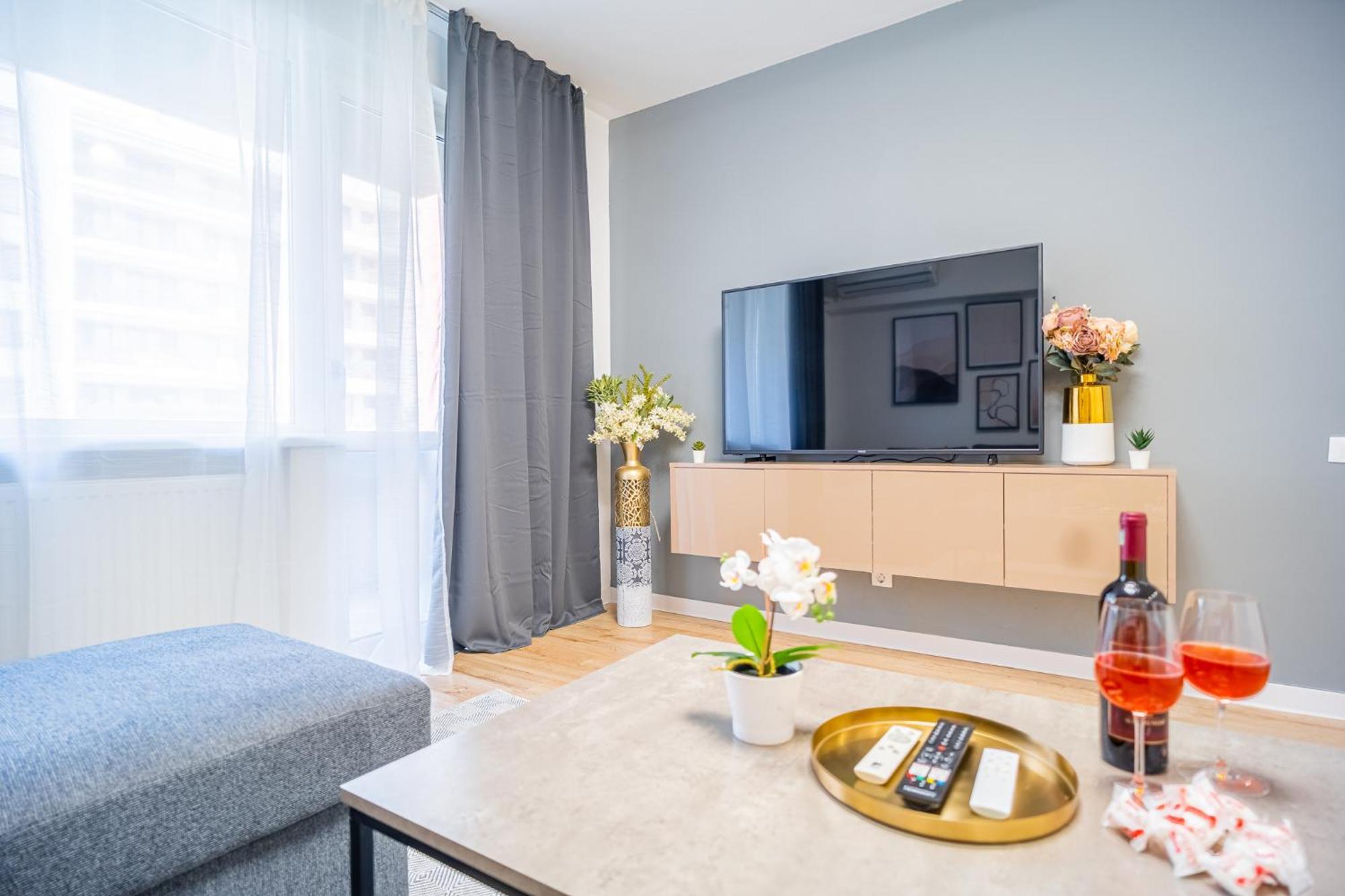 בוקרשט Spacious Newly Renovated 2Br Apartments With Balcony מראה חיצוני תמונה