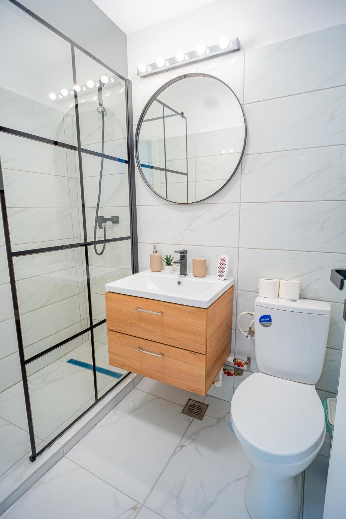 בוקרשט Spacious Newly Renovated 2Br Apartments With Balcony מראה חיצוני תמונה